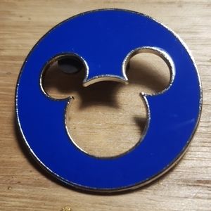 ⭐6/$25 Mickey Mouse Head Icon Punch Out Disney Pin